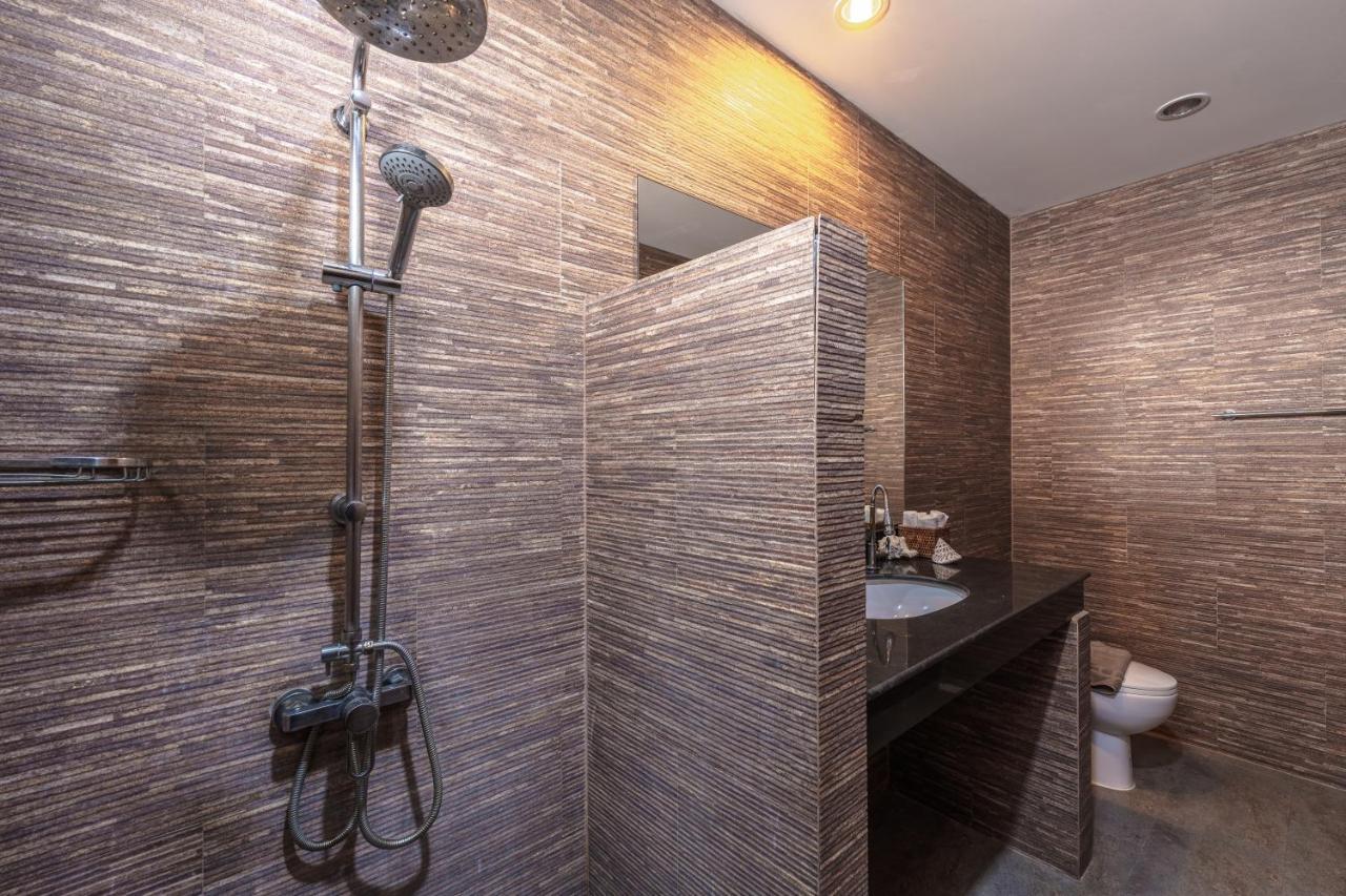Unique Designer Art Villa Salika, 3Br & Private Pool, Near Rawai And Naiharn Beachs 반 사이 유안 외부 사진